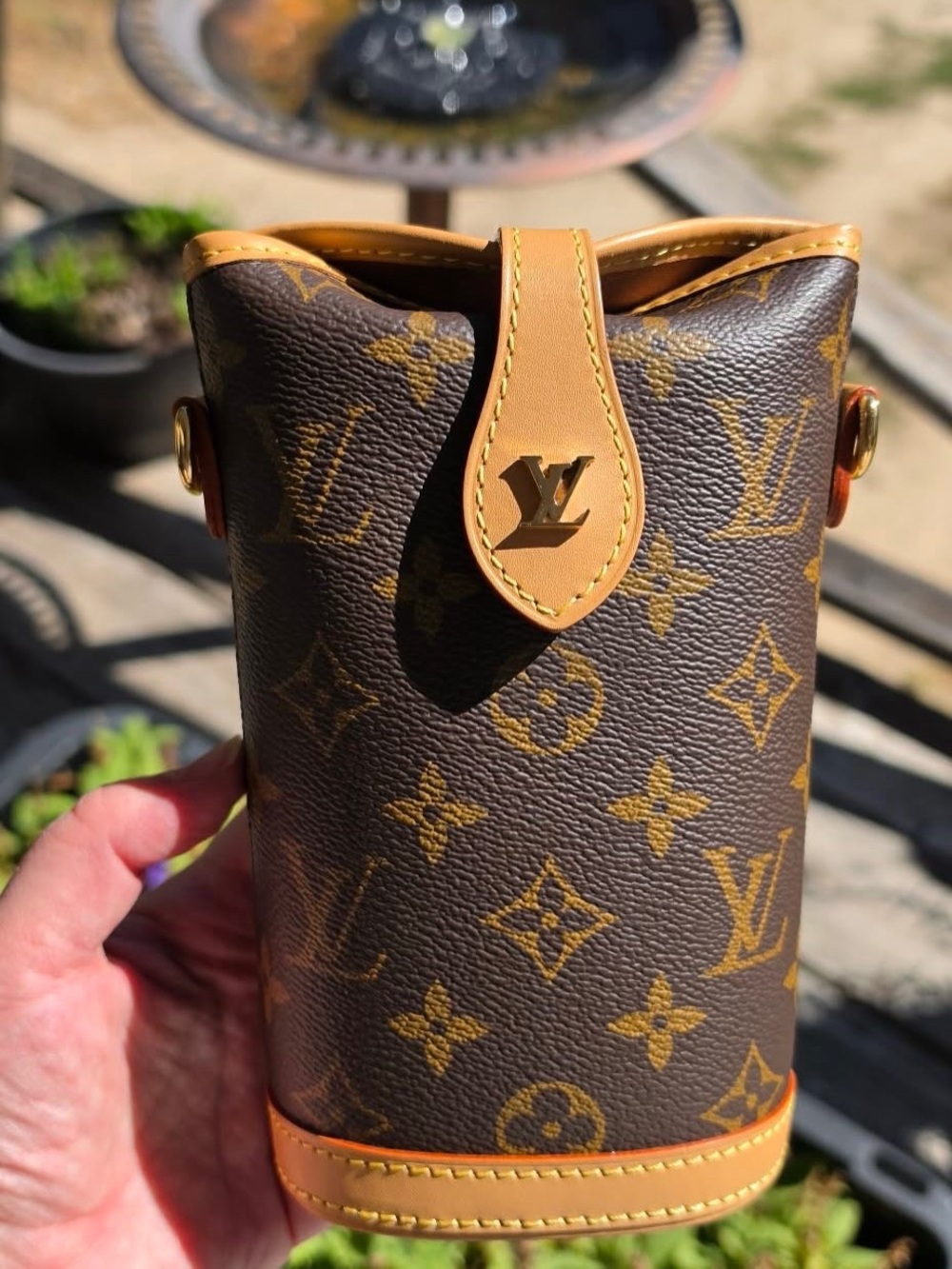 Louis Vuitton Fold Me Pouch